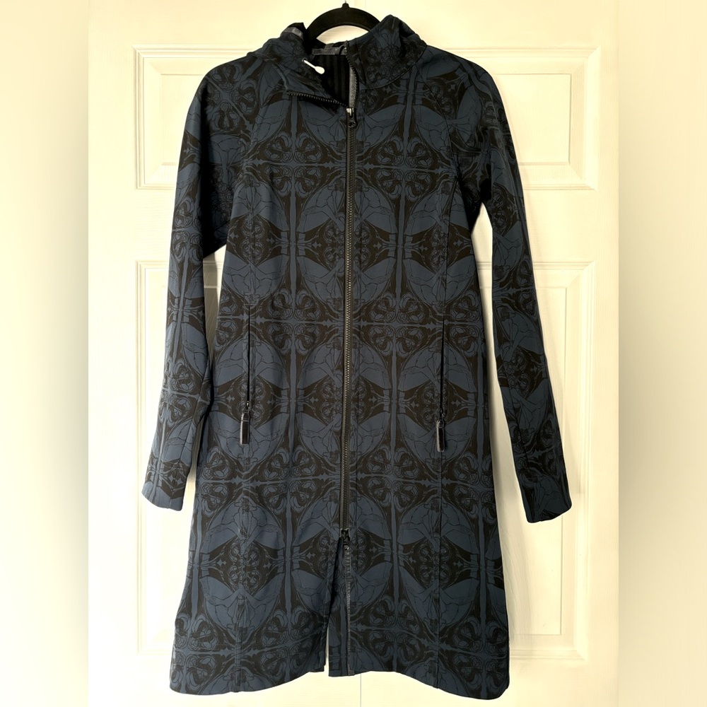 LULULEMON apres yoga jacket